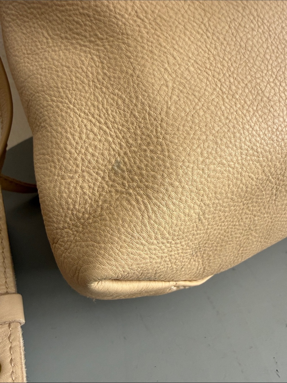 Madewell Beige Drawstring Leather Crossbody Bag - Picture 6 of 8
